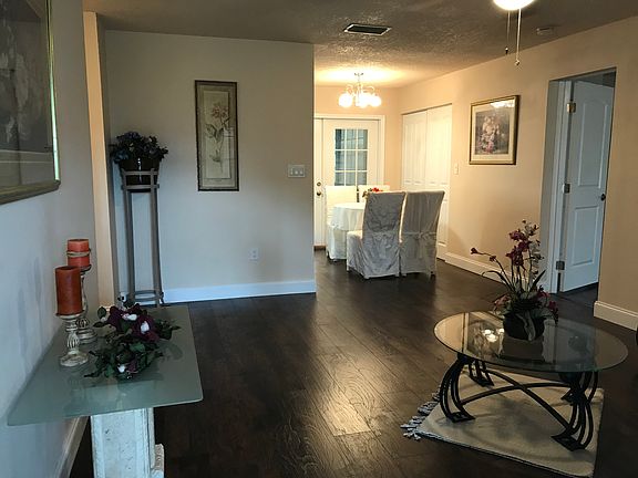 4th image of 2361 Iowa Dr
