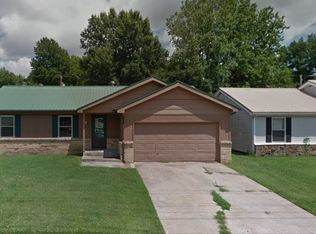 2458 S Fort Ave, Springfield, MO 65807