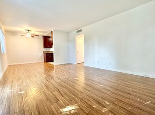 10206 Independence Ave APT 27, Chatsworth, CA 91311