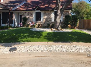 2704 Stratford Ct, Euless, TX 76039