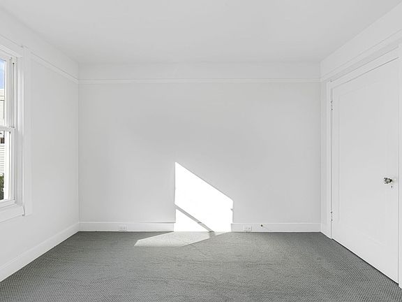 4th image of 24 Avalon Ave #1