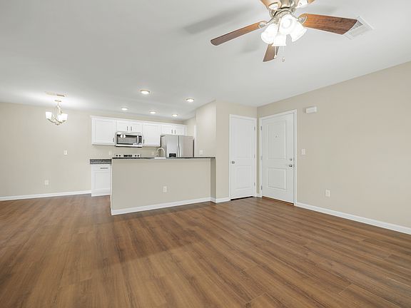 4th image of 2309 Lantern Ridge Dr #16