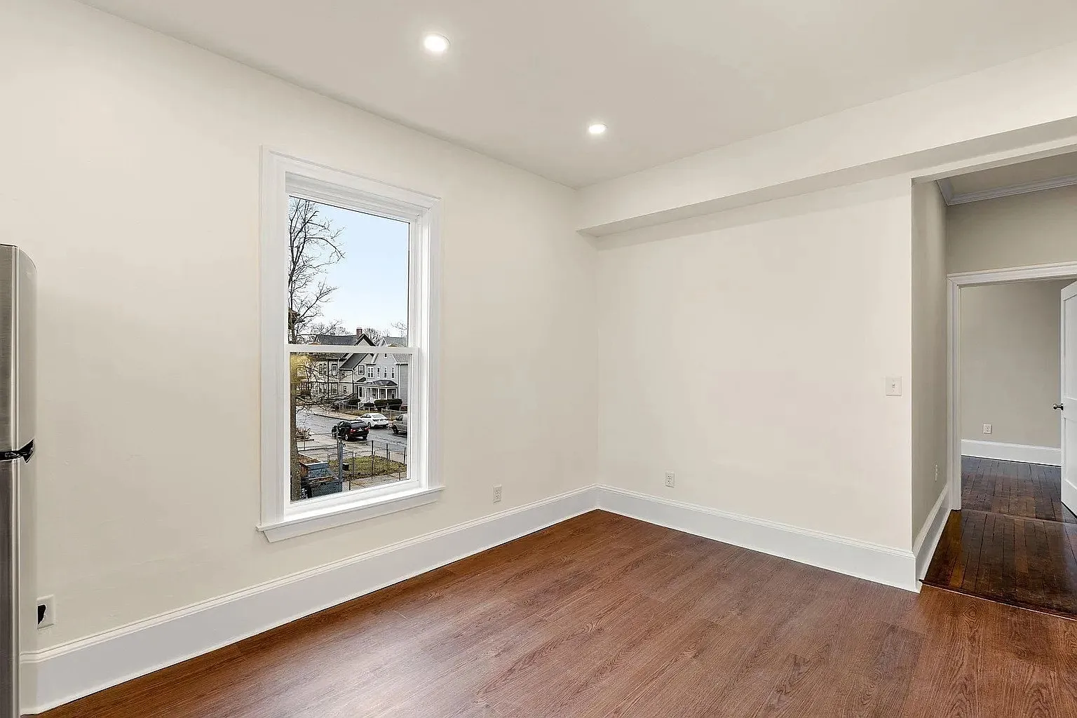 3 bed, 1300 sqft, $3,200 — Photo 4