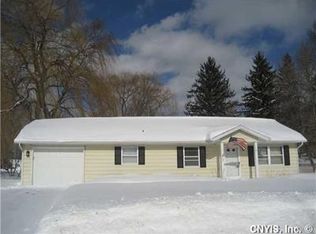 35 N Pollard Dr, Fulton, NY 13069