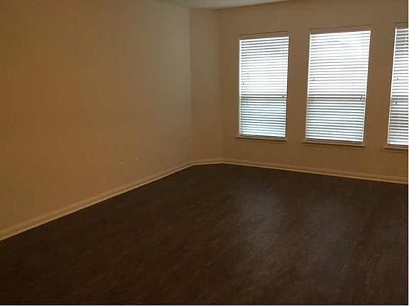 3rd image of 6125 Obsidian Creek Dr