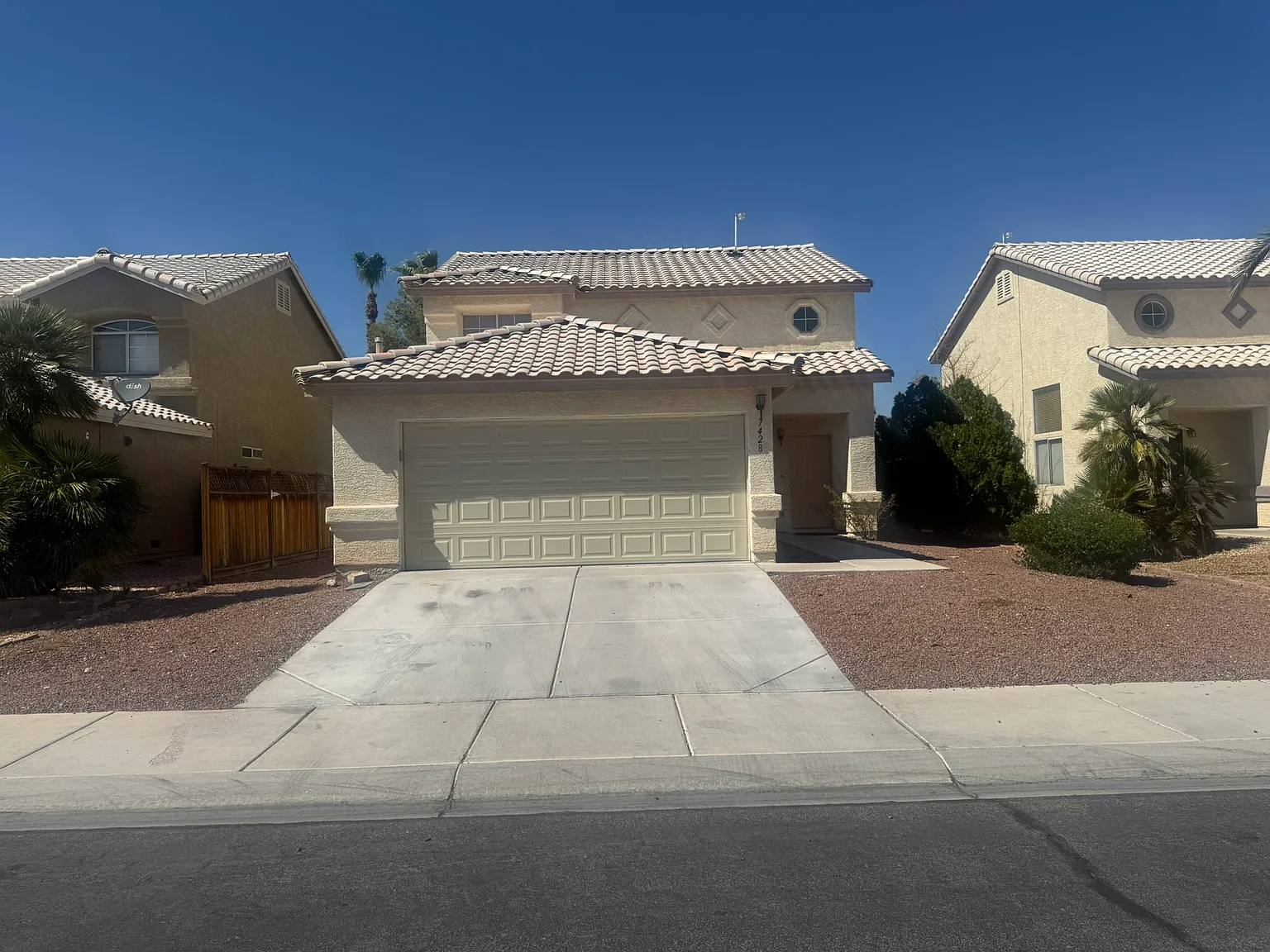 3 bed, 2.5 bath, 1570 sqft, $1,900 — Photo 1