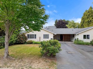 17213 59a Ave, Surrey, BC V3S5S4