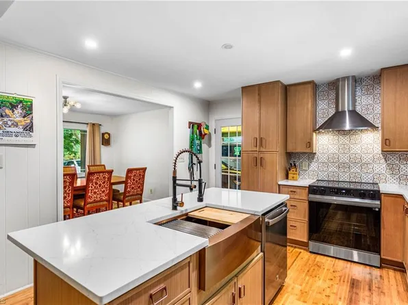 4348 Mashie Dr, Pfafftown, NC 27040