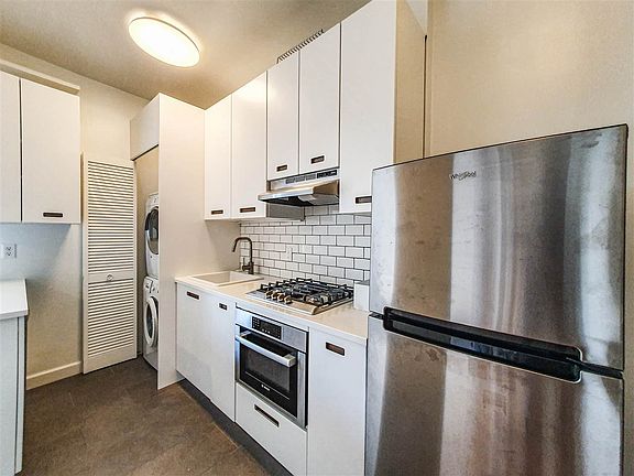 5th image of 821 Bergen Ave #11-D