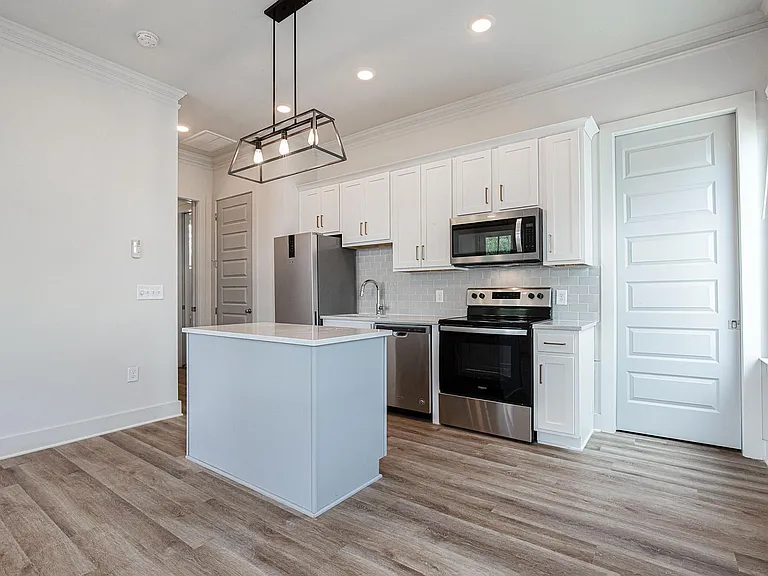 One Athens - 610 Barnett Shoals Rd — Photo 16