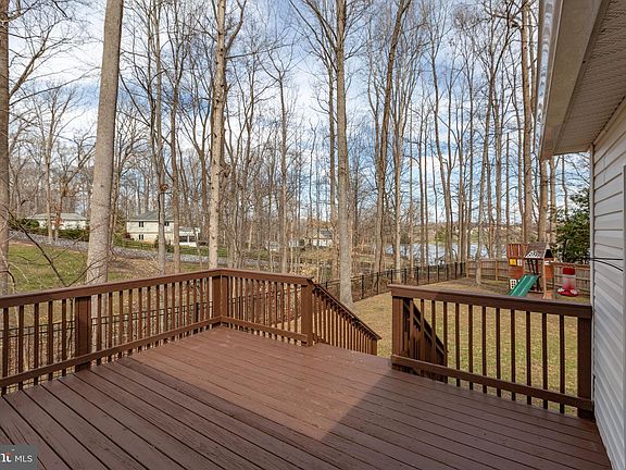 3rd image of 15109 Poplar Ct