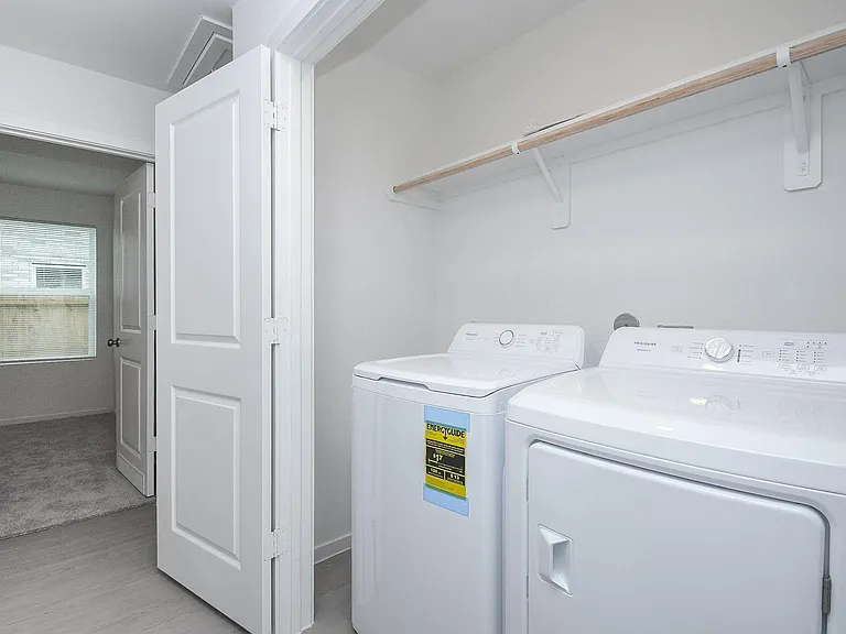 923 Capracotta Dr — Photo 8