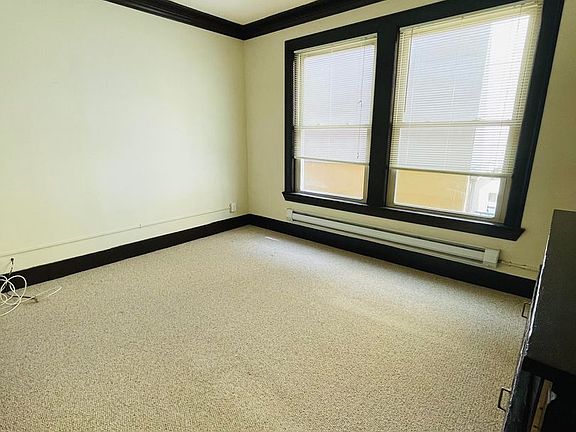 3rd image of 419 Queen Anne Ave N APT 207