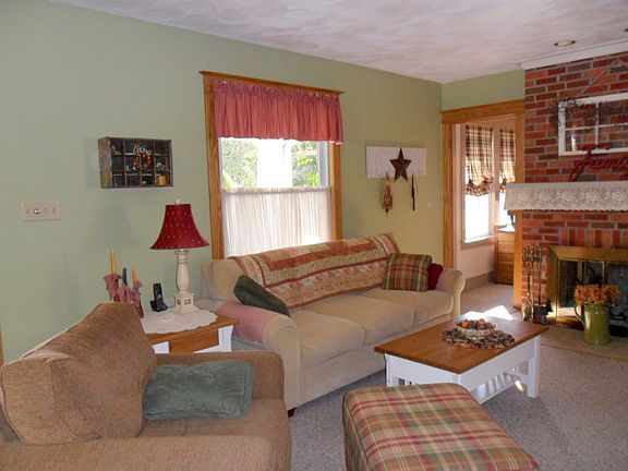 3rd image of 21 Fenton Ave