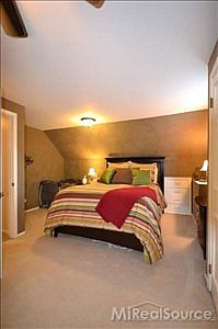 5th image of 3026 N Altadena Ave