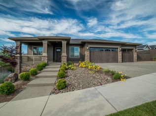 451 W Veneto Cir, Medford, OR 97504