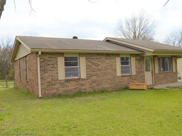 205 Farris Ave, Pocola, OK 74902