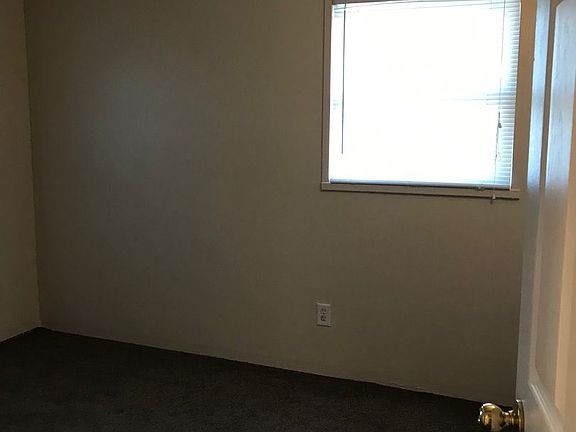 5th image of 1502 N Pennington Dr