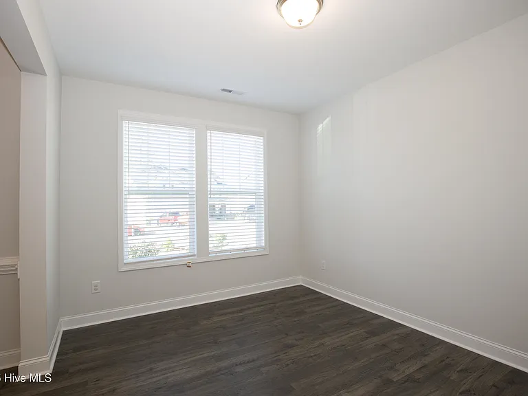 660 Avenue Of The Carolinas — Photo 16