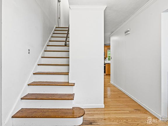 4th image of 1636 Arthur Ave