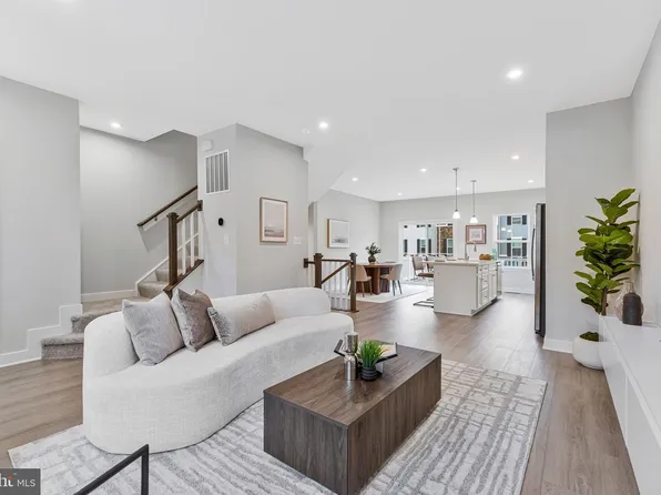 46275 Mount Kellogg Ter, Sterling, VA 20164