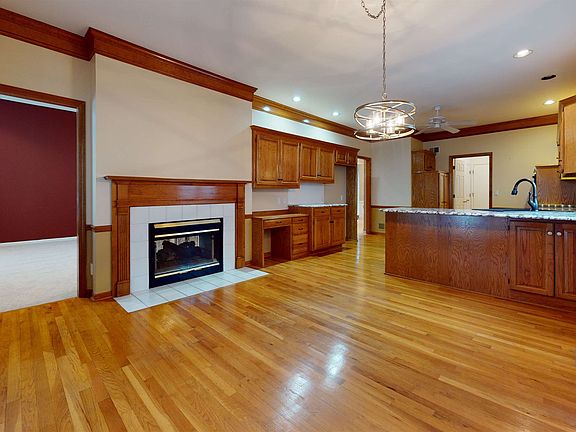 5th image of 14141 Slater St
