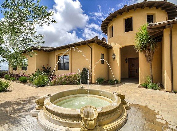 2nd image of 43800 La Cruz Dr
