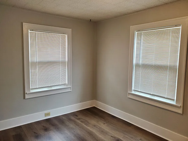 503 Washington Ave — Photo 8