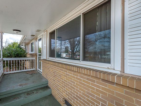 3rd image of 512 Neal Dr