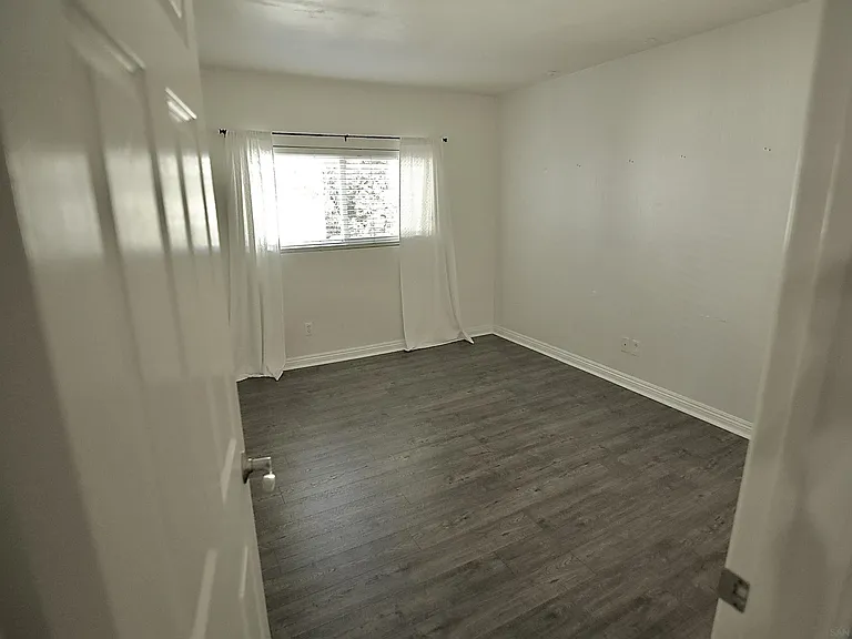 550 Graves Ave #10 — Photo 32