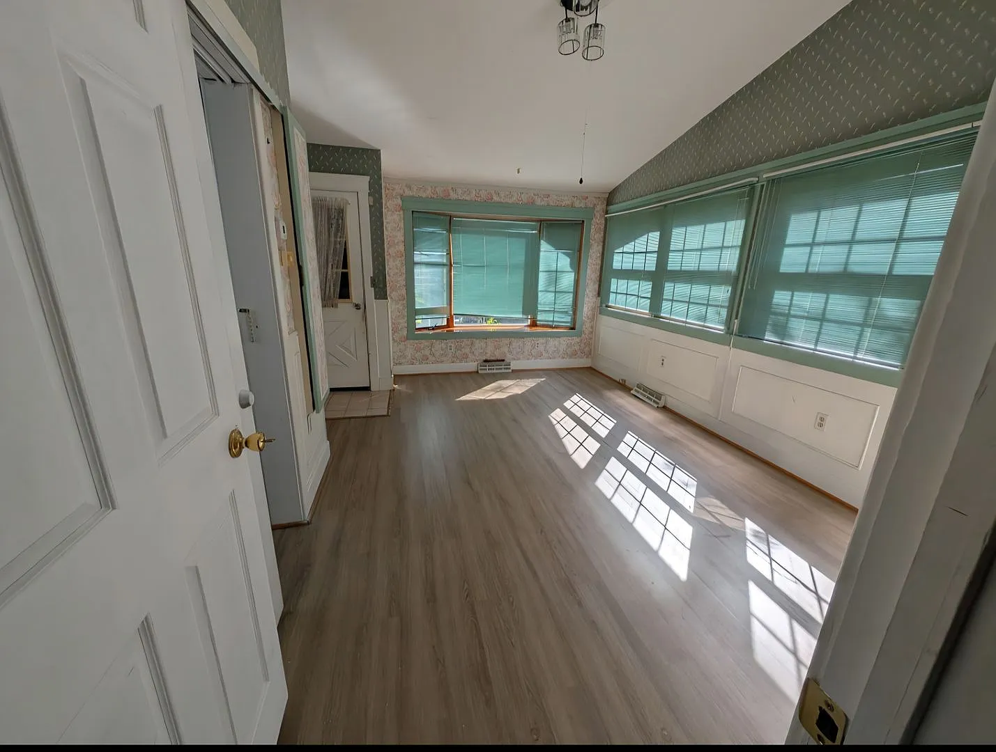5 bedroom single family home — Photo 4