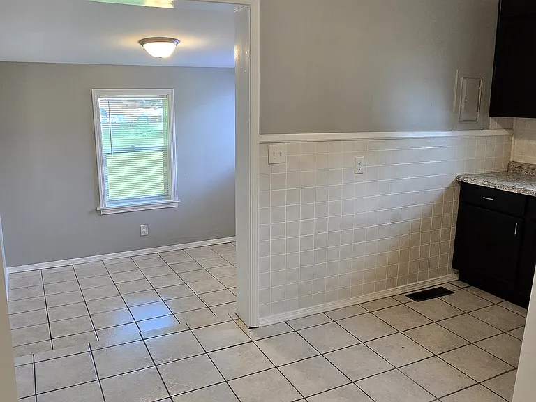 819 N Randolph St — Photo 7
