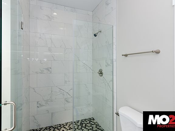 5th image of 818 N Oakley Blvd #3R