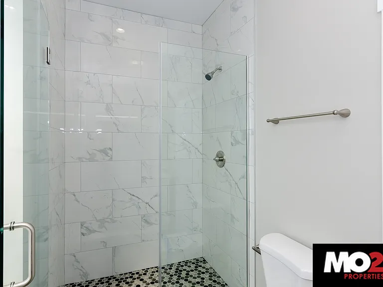818 N Oakley Blvd #2R — Photo 6