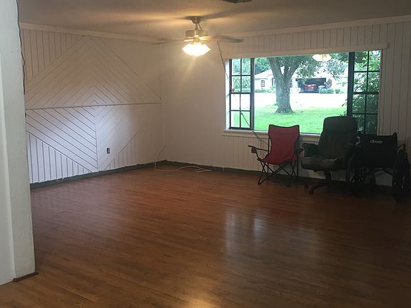 4th image of 1723 Amber Ln