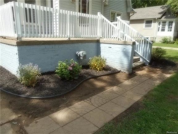 2nd image of 21511 Oxford Ave