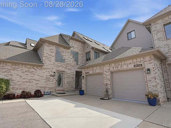 3rd image of 50717 Harbour View Dr N