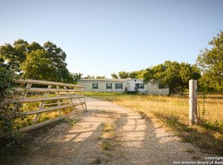159 County Road 7813, Natalia, TX 78059