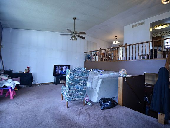 2nd image of 38356 N Manor Ave