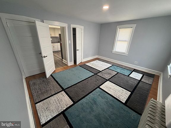 3rd image of 25 College Ave #B