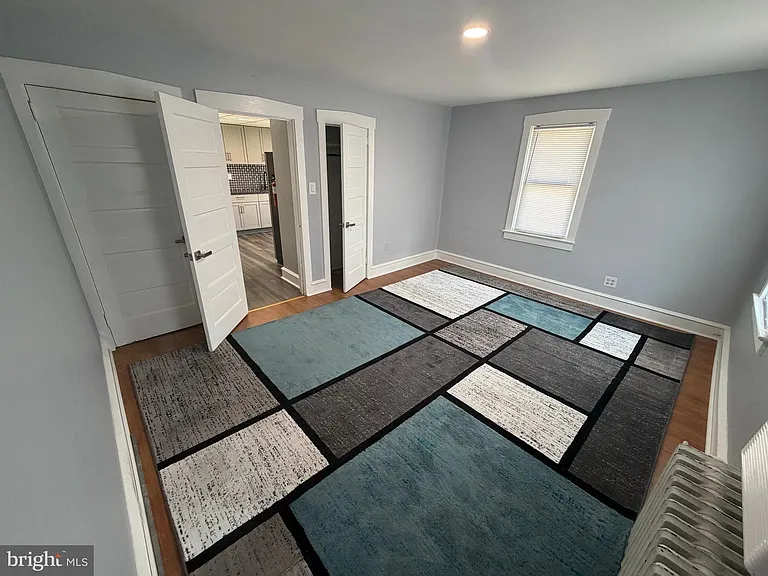 25 College Ave #B — Photo 3