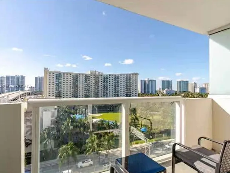 19201 Collins Ave #733 — Photo 8