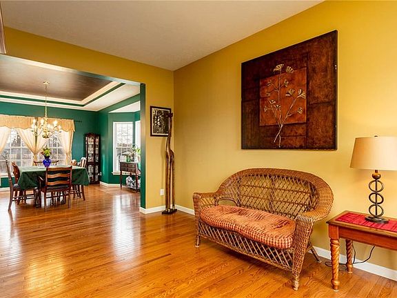 5th image of 34693 Hardwood Dr