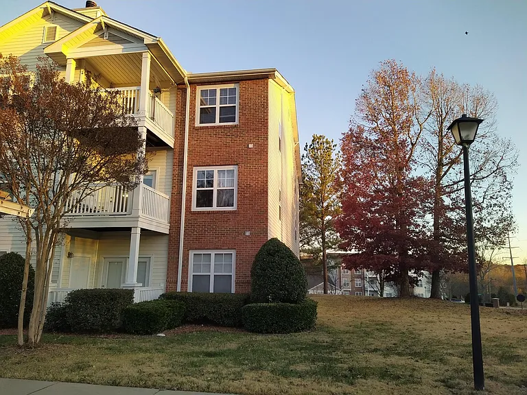 10518 Hill Point Ct — Photo 15