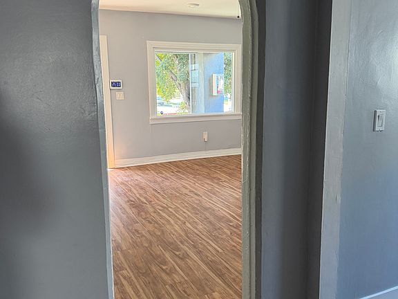 4th image of 1151 E 15th St #1151