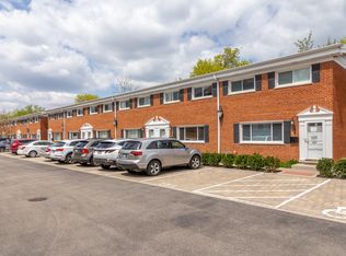 2116 Saint Johns Ave APT B, Highland Park, IL 60035