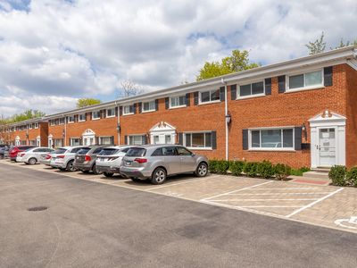 2116 Saint Johns Ave APT B, Highland Park, IL, 60035