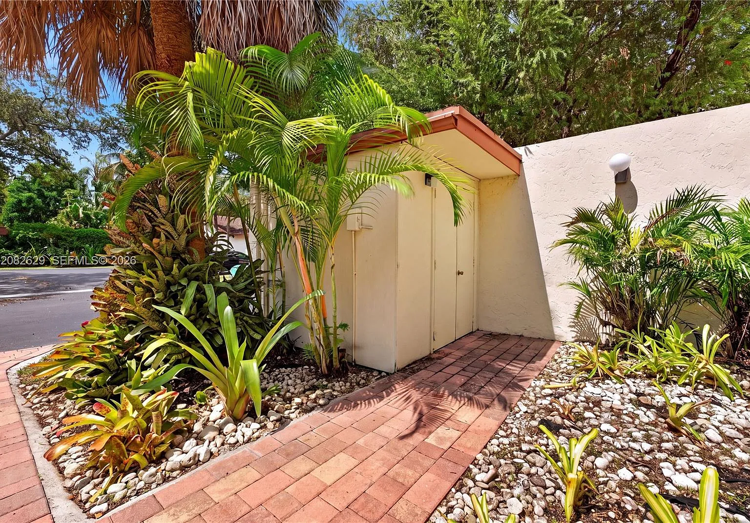 Sunset Kendall Villas Rep — Photo 3