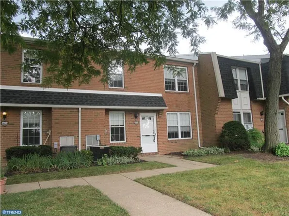 2048 Harbour Dr, Palmyra, NJ 08065