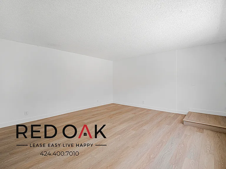 11051 Barnwall St #4 — Photo 6